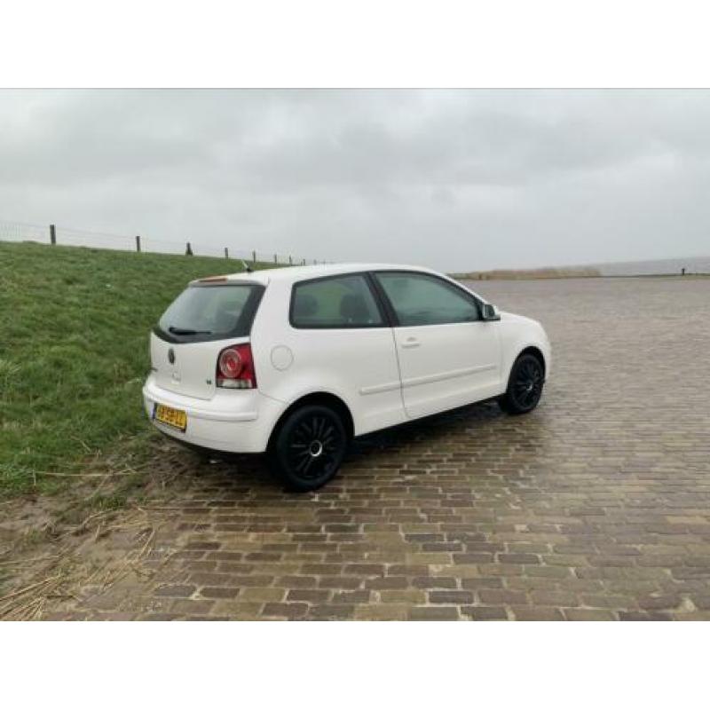Volkswagen Polo 1.4 55KW Turijn 2005 Wit