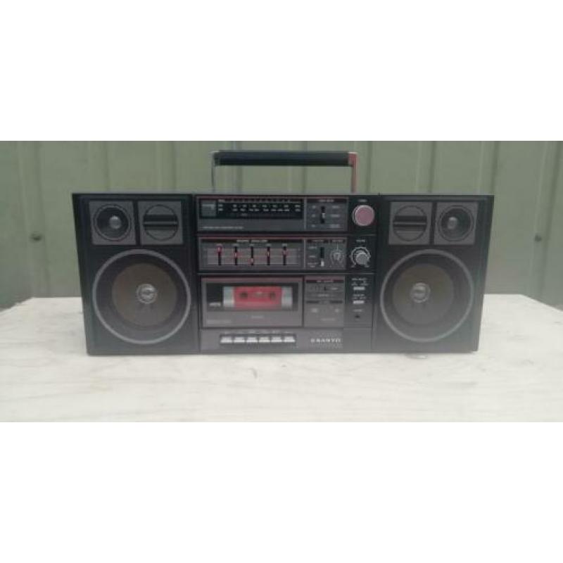 vintage sanyo boombox in uitstekende staat. C-32