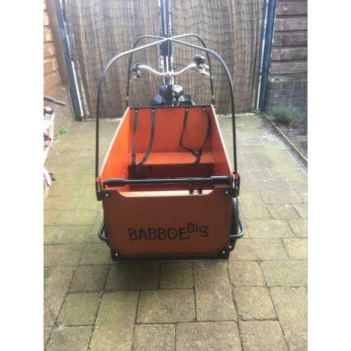 Babboe bakfiets met huif en regenhoes