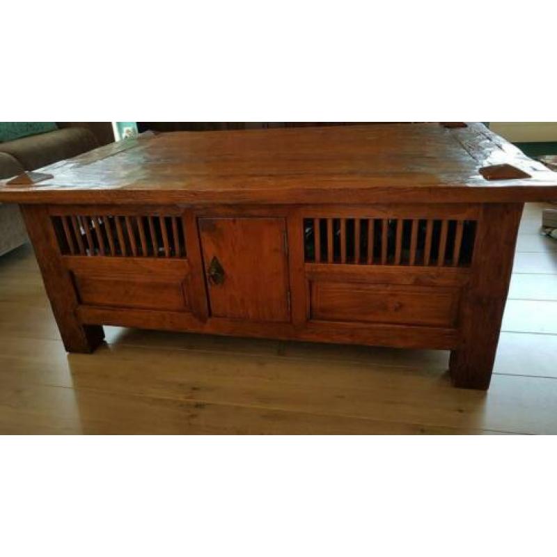 Koloniale teakhouten salontafel