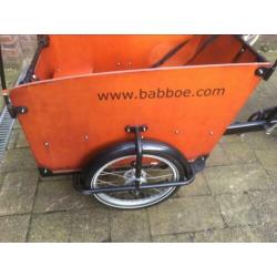 Babboe bakfiets met huif en regenhoes