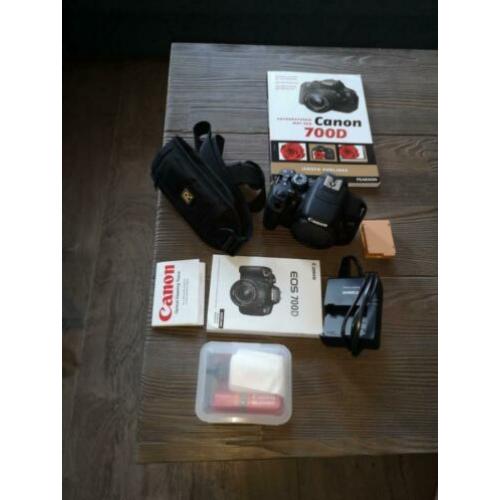 Canon eos 700D aangeboden, zo goed als nieuw!!