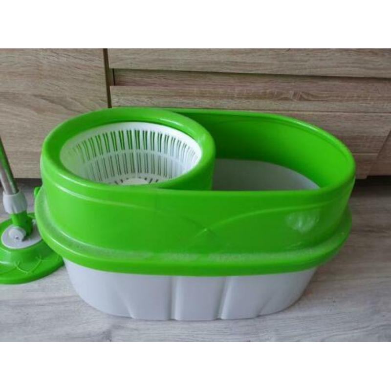 Roterende dweilemmer met mop