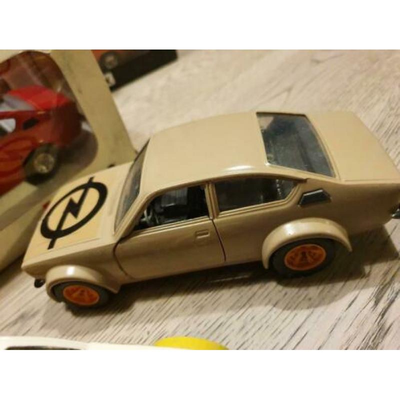 2x opel kadett c coupe 1/24 burago 1x Russisch