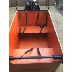Babboe bakfiets met huif en regenhoes
