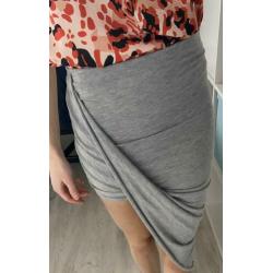 Grijze rok met split- maat xs-34 H&M