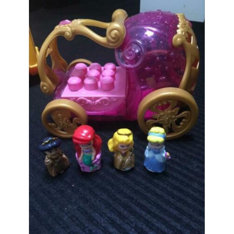 Megabloks met koets, bus en manege