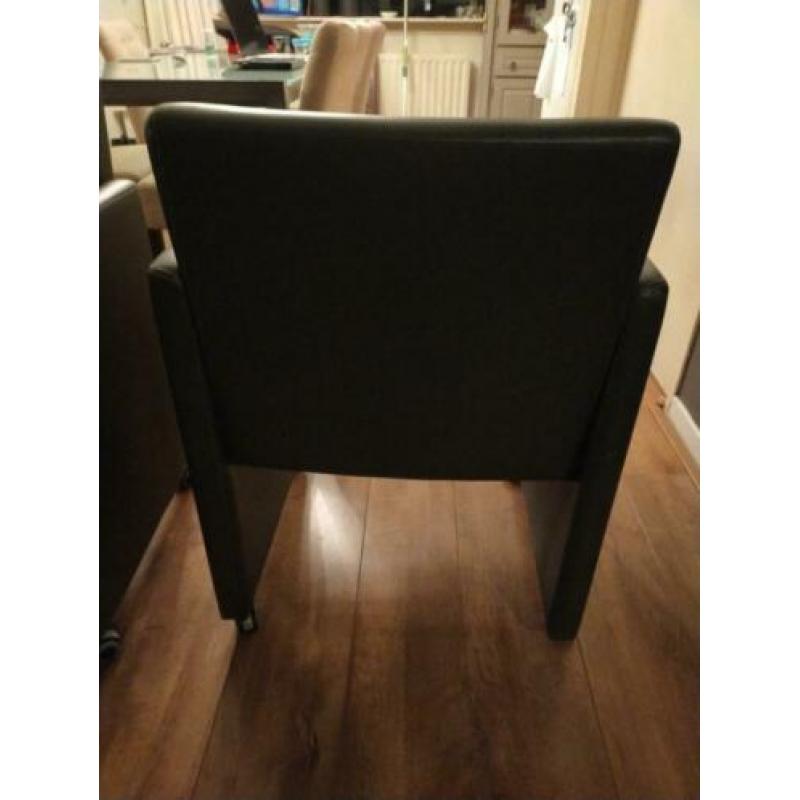 Leren stoelen
