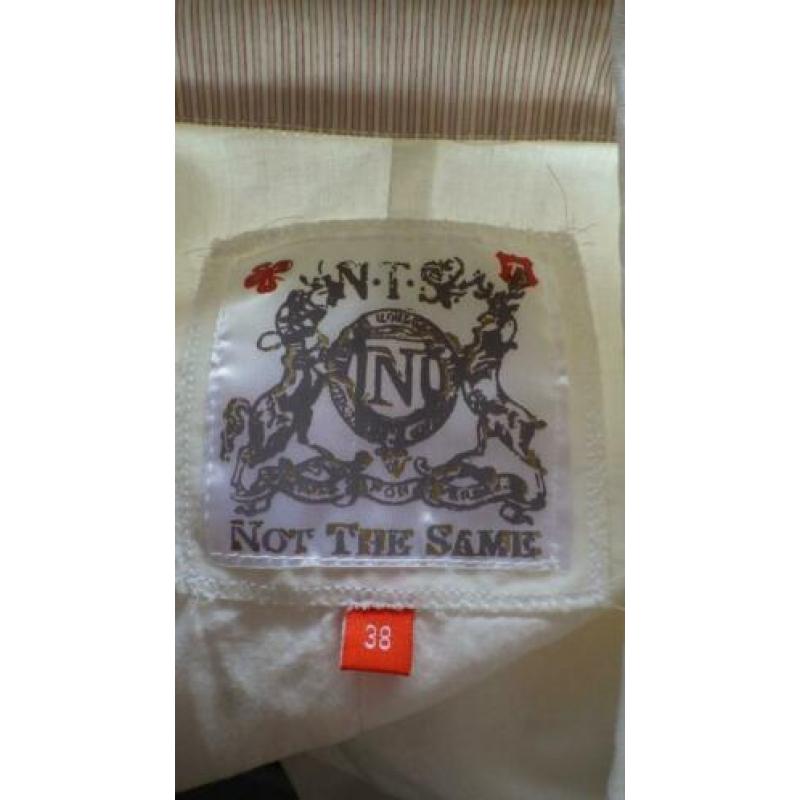 Nieuwe Jas merk Not the same in maat 40