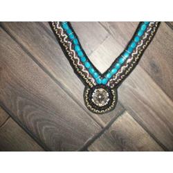 Choker statement ketting met turquoise kraaltjes