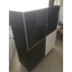 kast van IKEA donker bruin