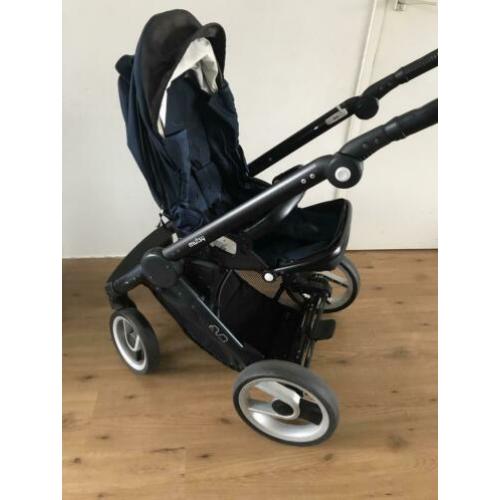 Prachtige mutsy evo kinderwagen met veel accessoires