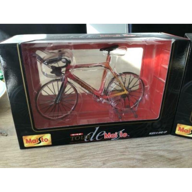 Tour de Maisto, die cast metal bicycle,Mercedes Bench, Cann