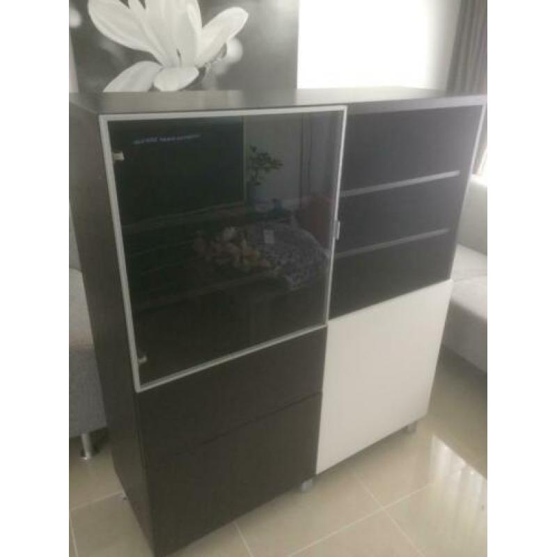 kast van IKEA donker bruin