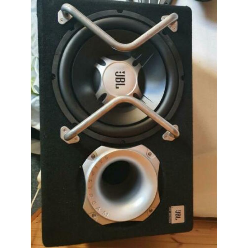Subbwoofer, 2 hoedenplank speakers