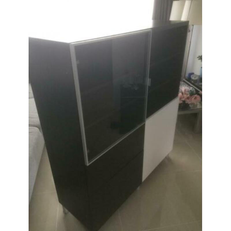 kast van IKEA donker bruin