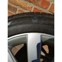 Audi velgen 17 inch 245-45 -17 continental.