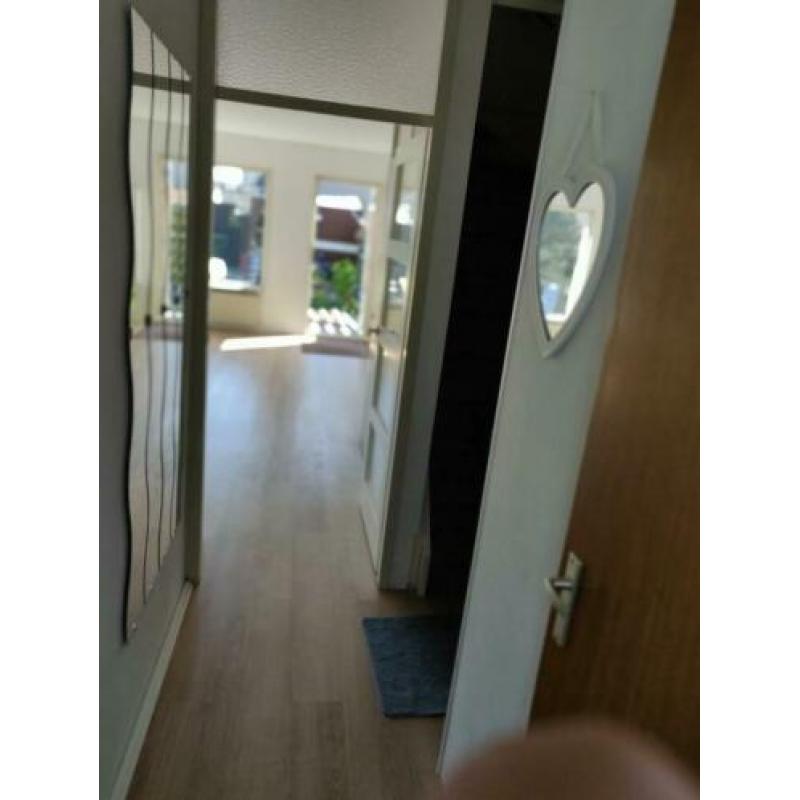 Te huur gemobileerd 4 slaapkamer huis 30 min van Amsterdam