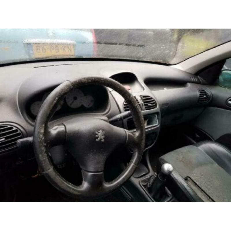 Peugeot 206 2.0-16V GTI