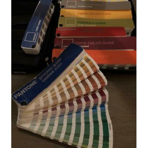 Pantone waaiers