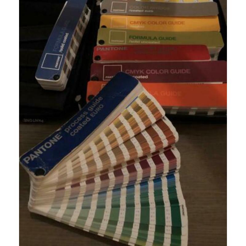 Pantone waaiers