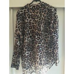 Coolcat: Wijde groot vallende panterprint blouse (S)
