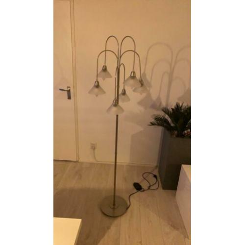 Sta lamp voor in de woonkamer