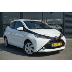 TOYOTA Aygo 1.0 VVT-i 69pk 5D x-play Airco / Camera
