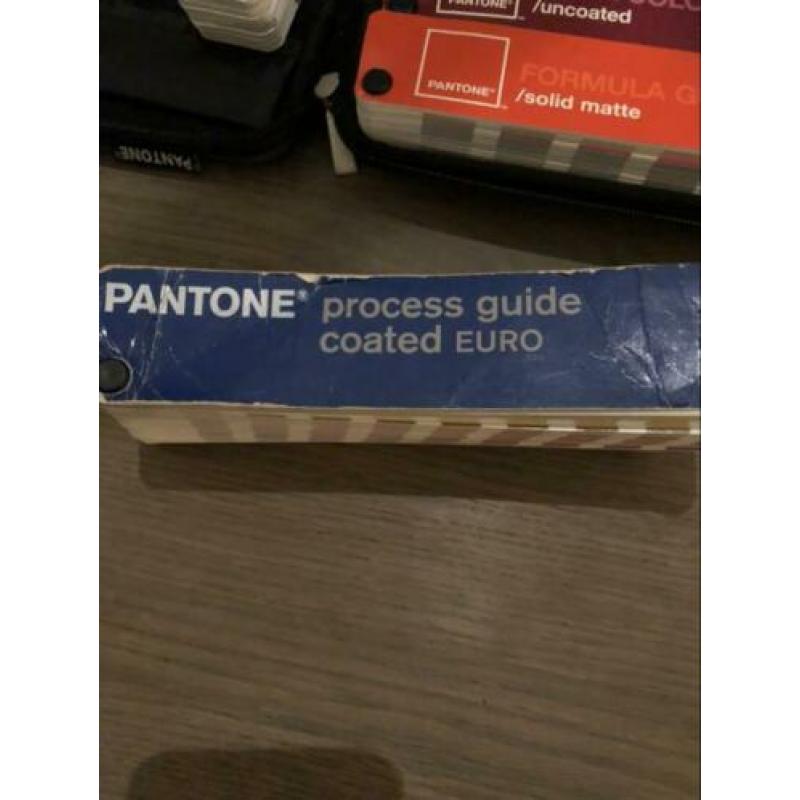 Pantone waaiers