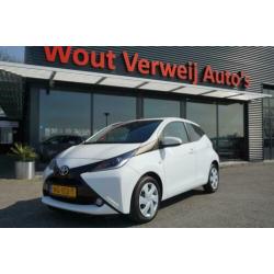 TOYOTA Aygo 1.0 VVT-i 69pk 5D x-play Airco / Camera