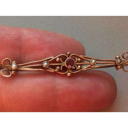 Antieke gouden broche Robijn en Zaadparels