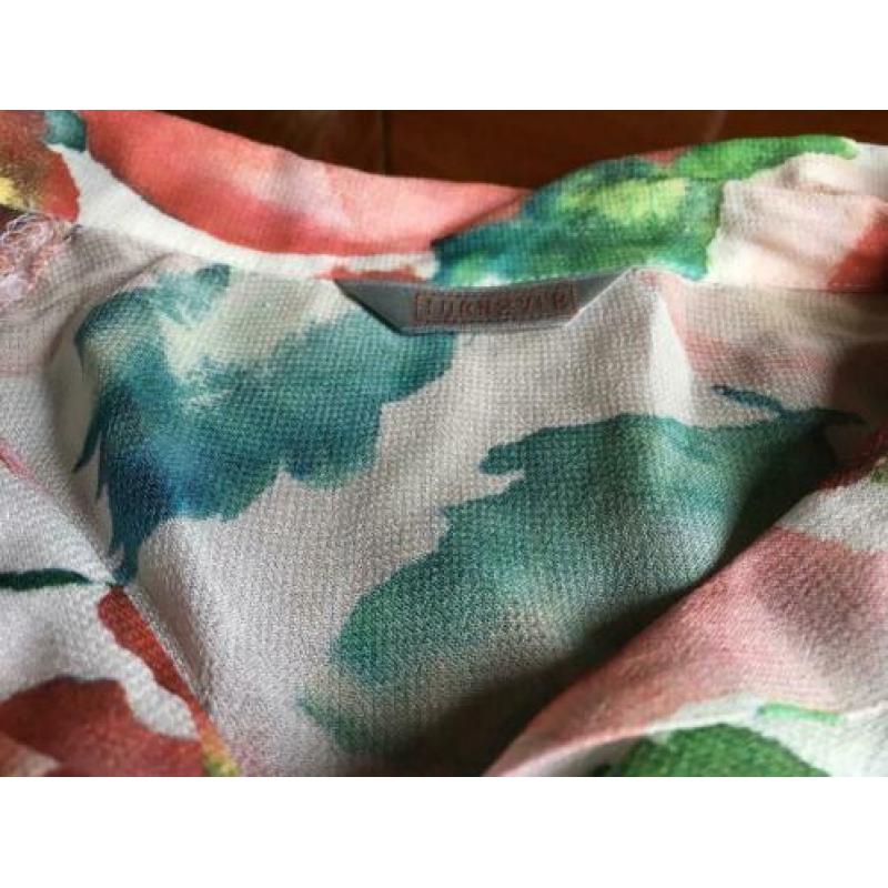 Schattige blouse van turn over met klaprozen mt s