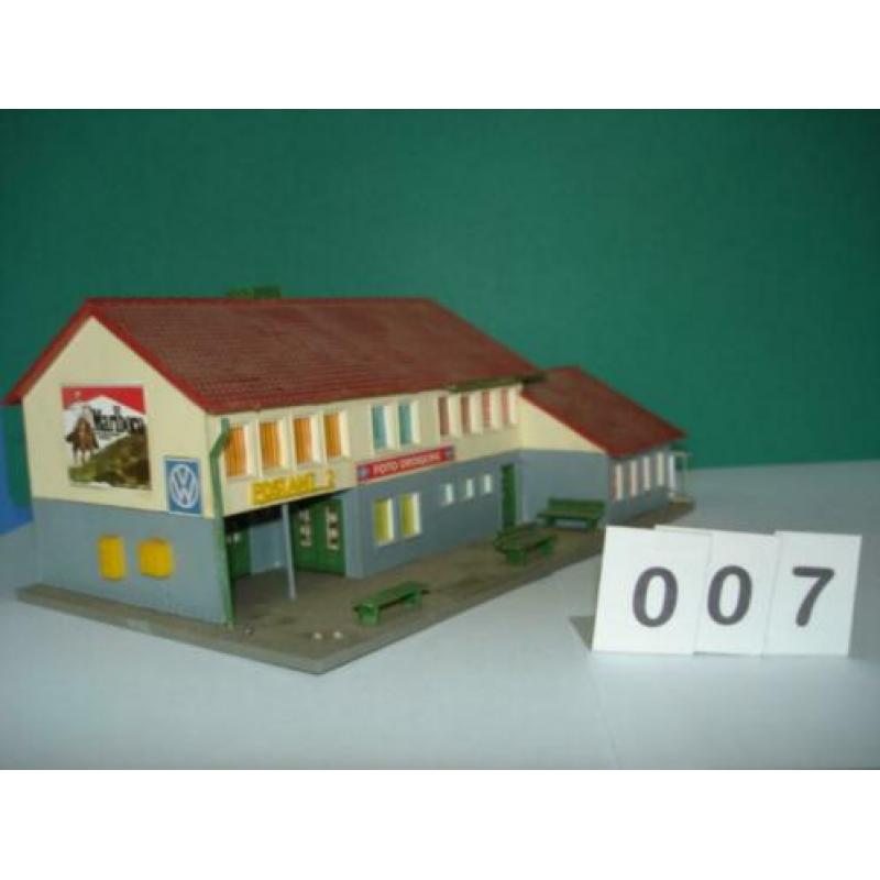 (08) Diverse H0 huisjes en gebouwen van Faller, Kibri, Pola