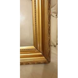Gouden lijst,binnen maten zijn 47cm bij 73 cm.