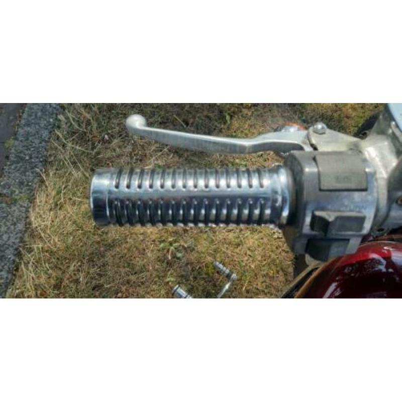 Suzuki intruder vs 700
