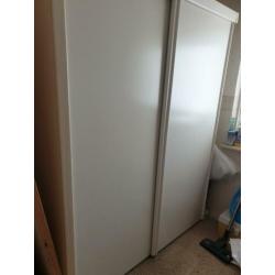 Schuifdeurkast linnenkast 155 cm breed 195 hoog
