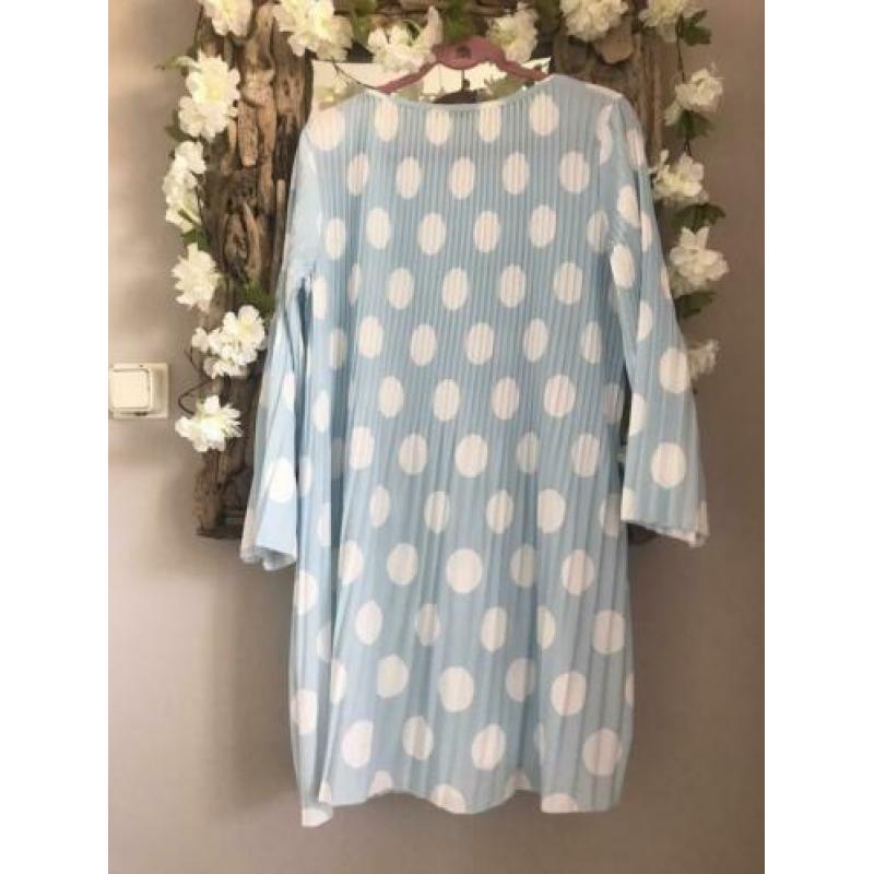 ?? pastelblauw plissé tuniek + sjaal Ambika polkadots lente