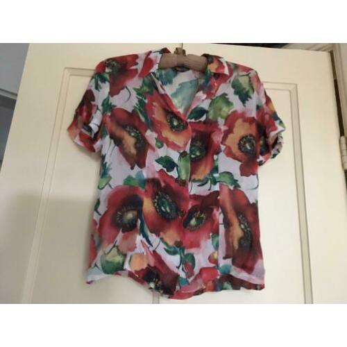 Schattige blouse van turn over met klaprozen mt s