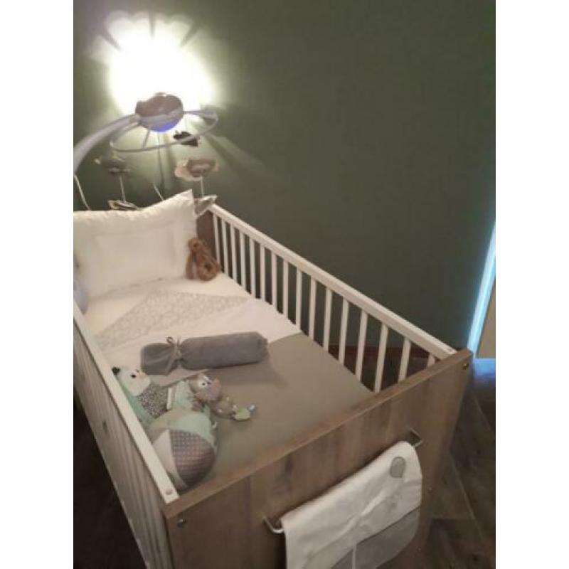 Complete baby kamer ziet er nog goed uit