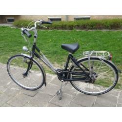 gazelle furore 7S, framehoogte 49 met verende zadel.