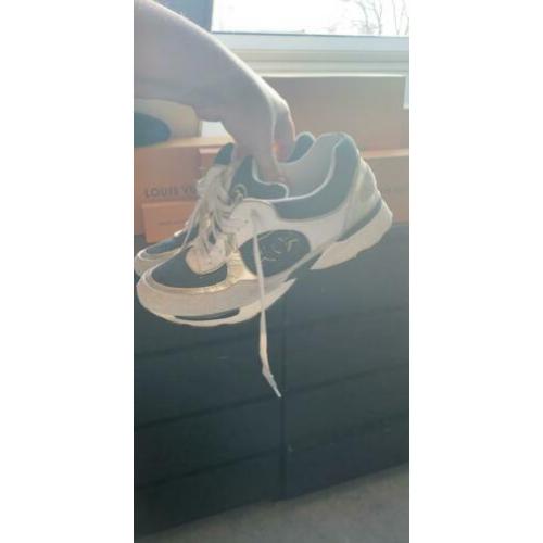 Chanel sneakers 41