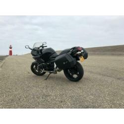 BMW r1100s met Touringkoffers. Vraagprijs: €2500