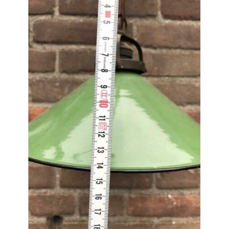 Vintage industriële groen emaille hanglamp Amsterdam belgie