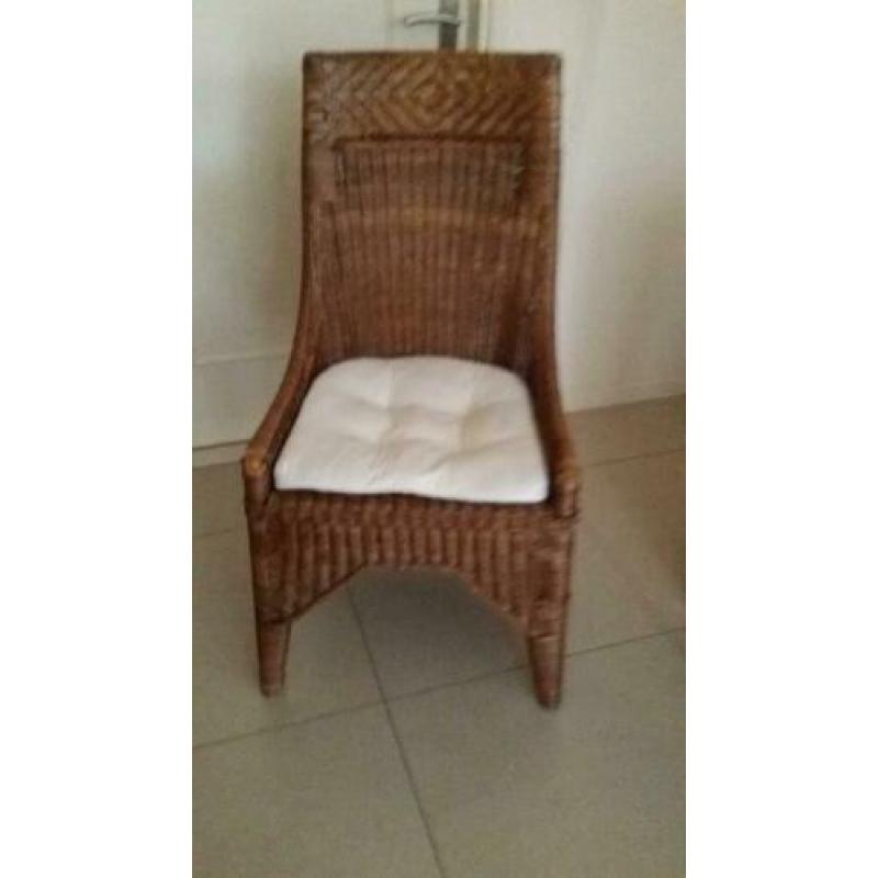 4 eetkamerstoelen rotan inclusief kussen