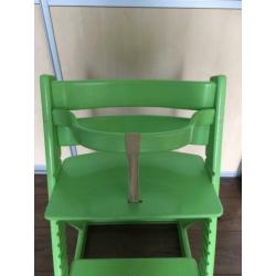 Groene stevige kinderstoel