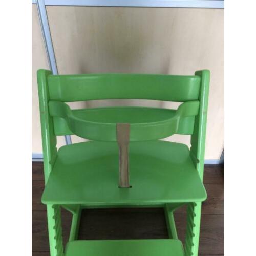 Groene stevige kinderstoel