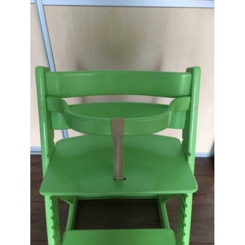 Groene stevige kinderstoel