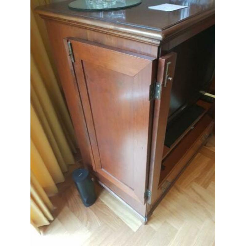 Bijzonder mooie massief kersen tv kast.