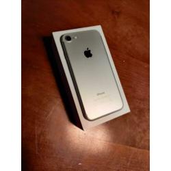 Apple iPhone 7 32GB Zilver - nieuwe accu - nieuwstaat