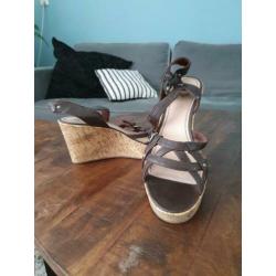 Esprit sandalen sleehak maat 41 bruin